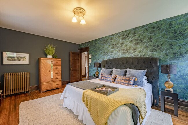 Building Photo - 258 W Market St