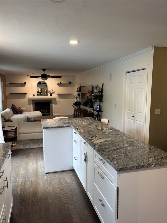 Building Photo - 390 Everwild Ln
