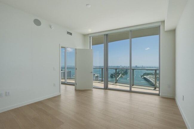 Building Photo - 1400 Biscayne Blvd