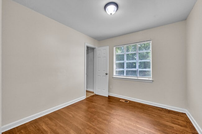 Building Photo - 1048 2nd St W