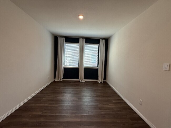 Building Photo - 783 Bayberry Ln