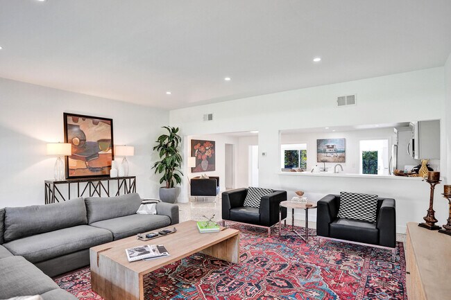 Building Photo - 221 N Swinton Ave