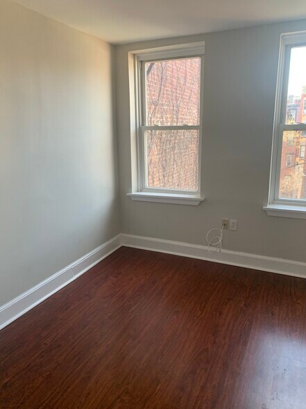 Building Photo - 95 Gainsborough St