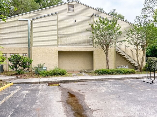 Building Photo - Adorable 1/1 in Tumblin Creek