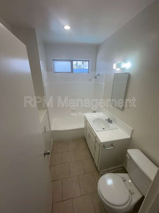 Building Photo - 11939 Albers St