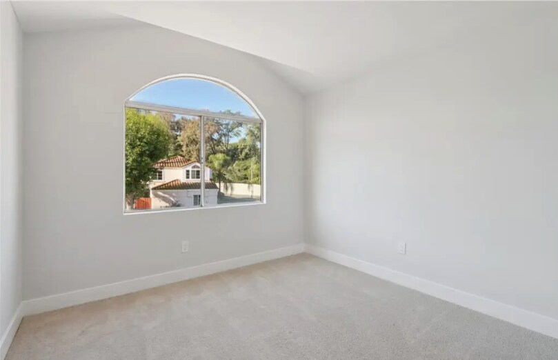 Building Photo - 16021 Augusta Dr