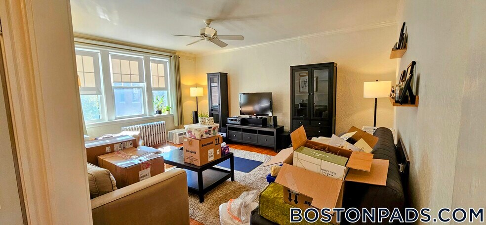 Building Photo - 52 Babcock St