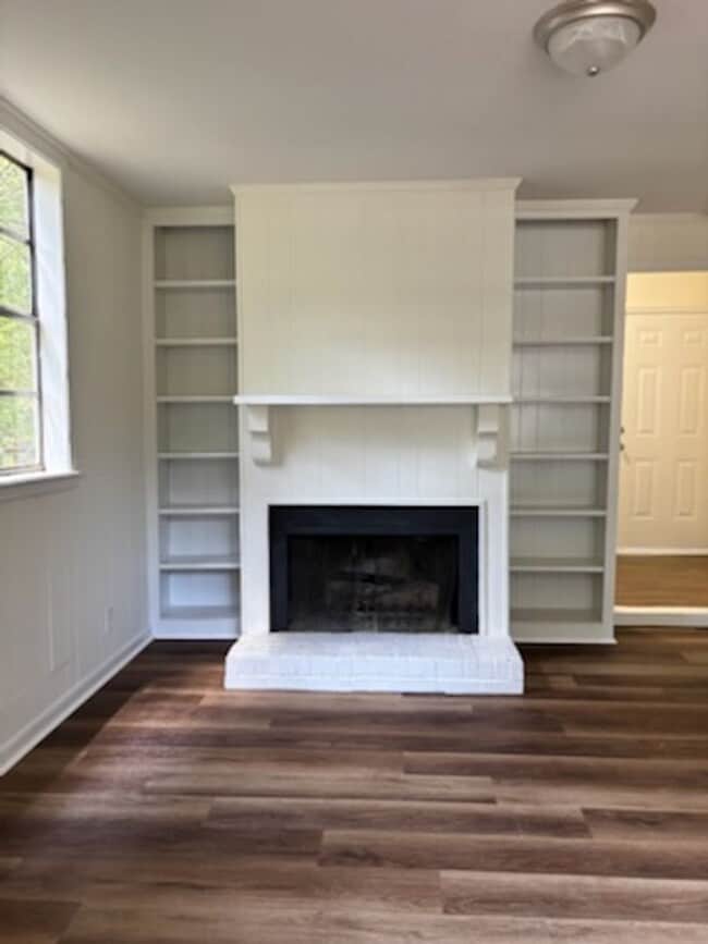 Building Photo - 3147 Shirley Dr