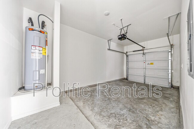 Building Photo - 8901 Prickly Ash Dr