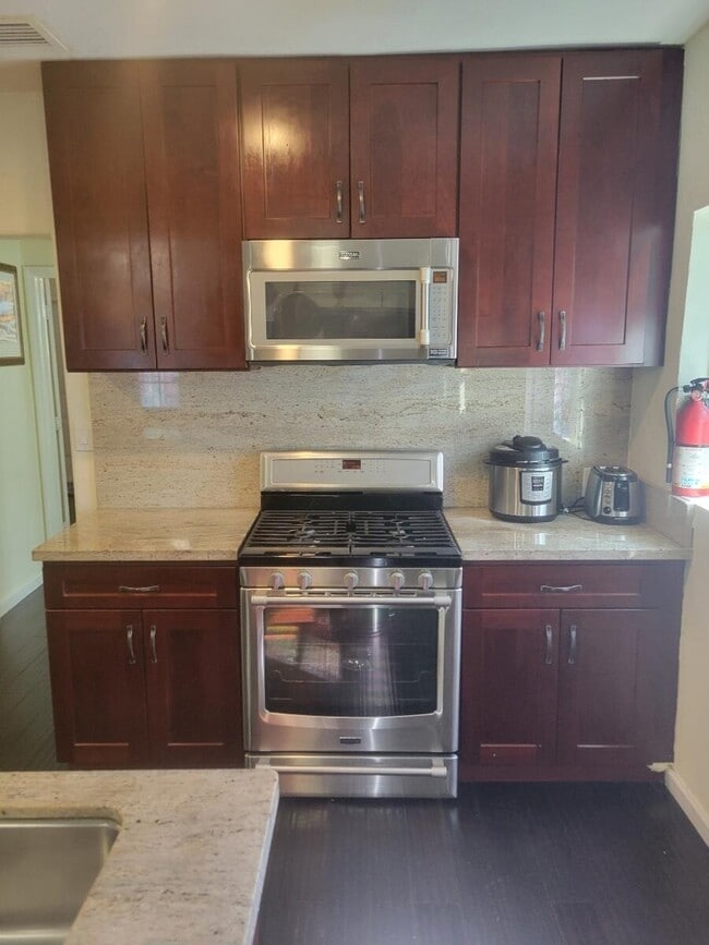 Building Photo - 714 N Federal Hwy