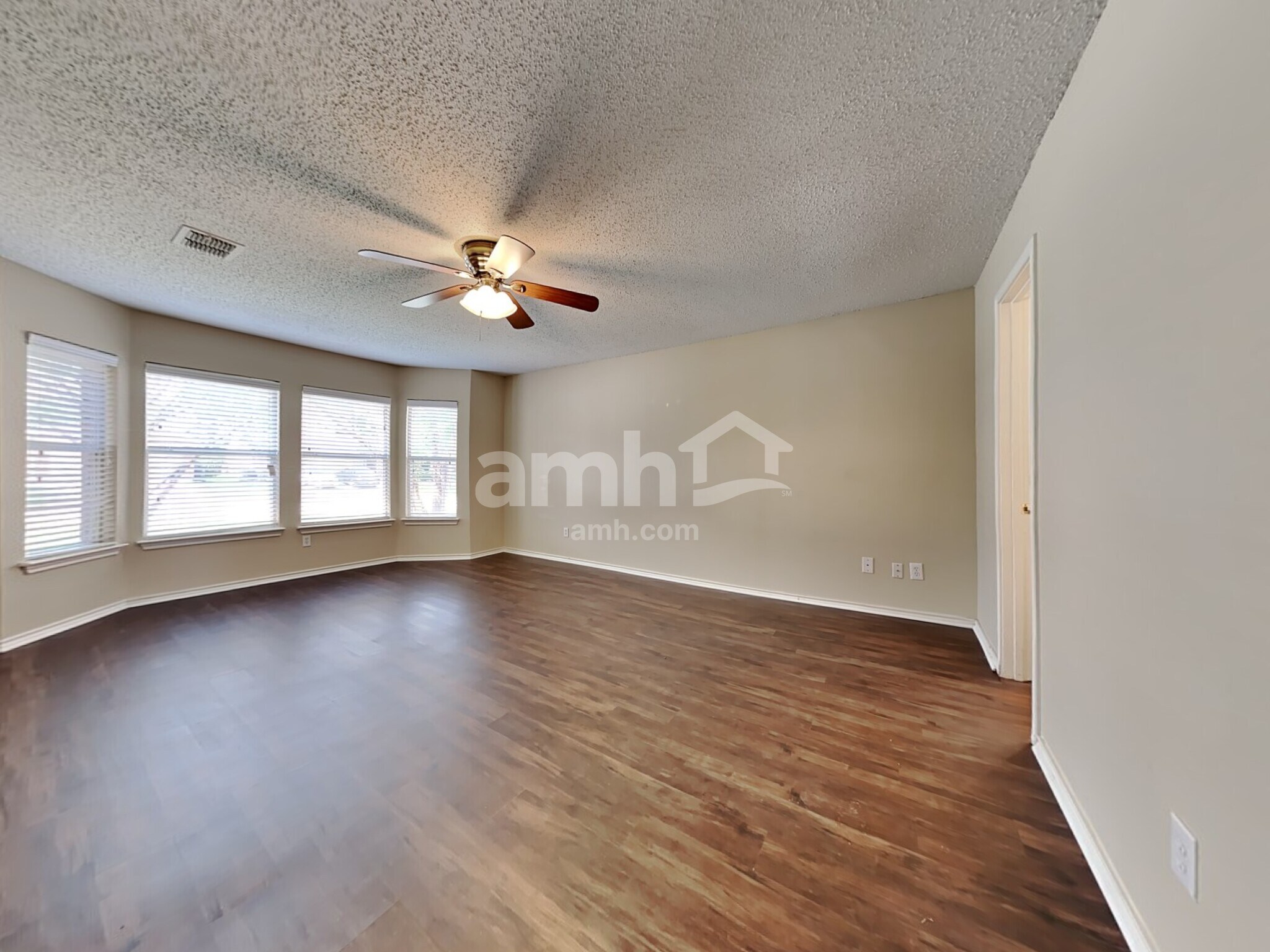 Building Photo - 205 Kissimmee Dr