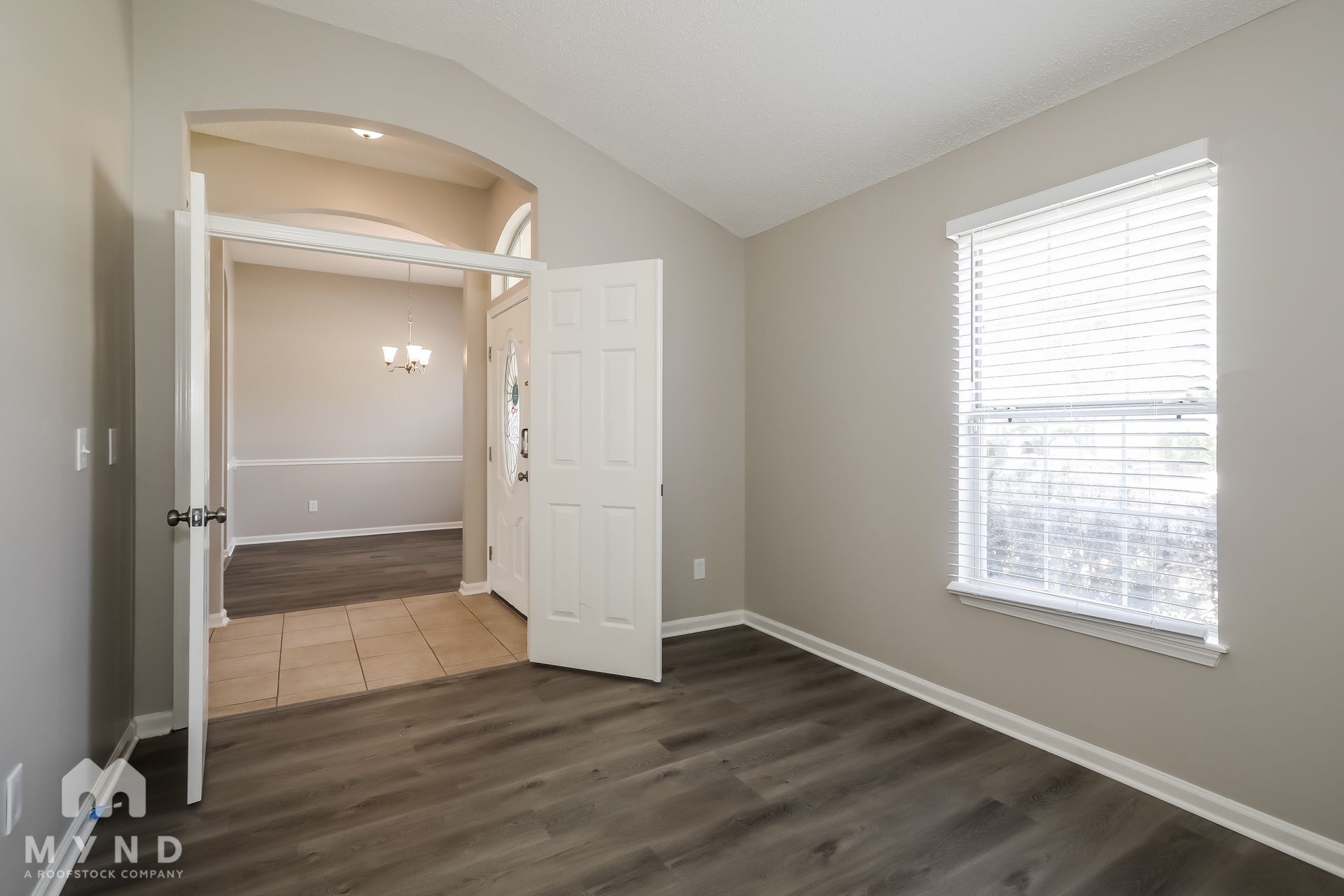 Building Photo - 3225 Button Wood Dr