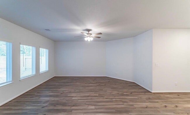 Building Photo - 14397 High Hl Dr