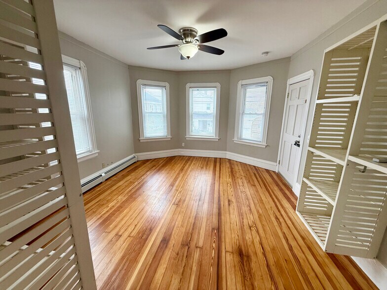 Building Photo - 43 Fruit Hill Ave