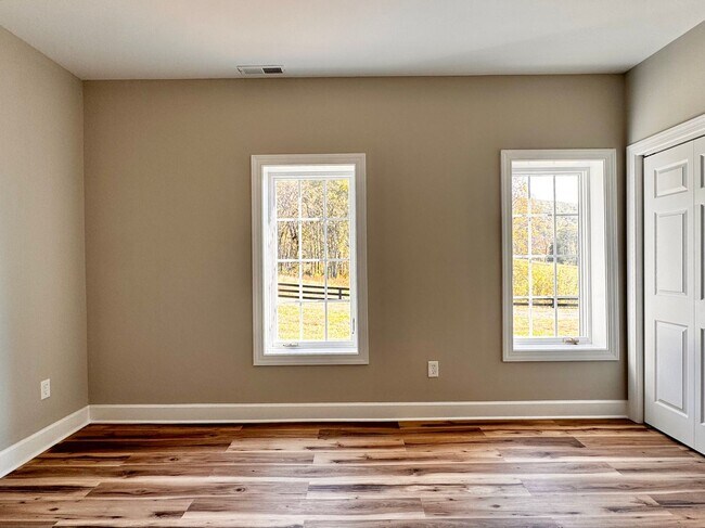 Building Photo - Private Farm Home in North Garden - Enjoy Fantastic Views - Main Level Primary Suite!