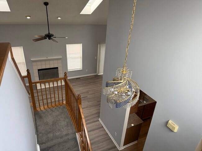 Building Photo - Updated 3 Bed, 2.5 Bath Home