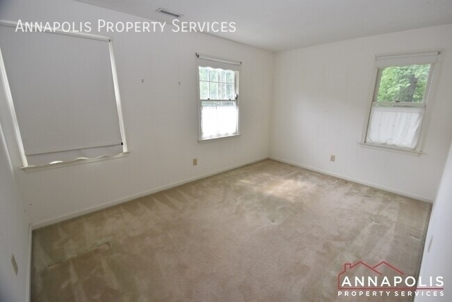 Building Photo - 1811 Johnson Rd