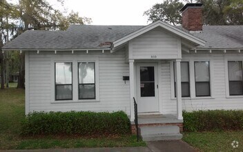 Building Photo - Charming 2-Bedroom, 1-Bathroom Duplex with...