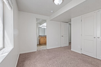 Building Photo - 490 E 700 S