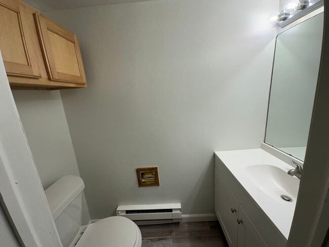 Building Photo - Aurora Rental | 3 Bedroom Home w/ Basement, Garage & Fireplace – Near Denver Commute