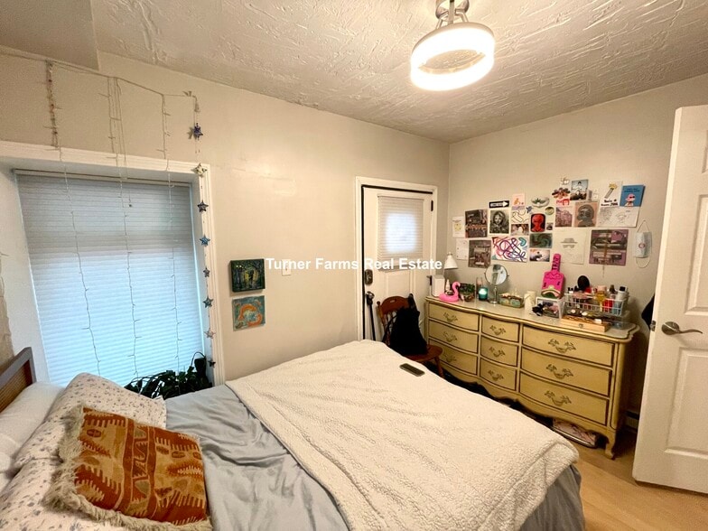 Building Photo - 89A Hudson St