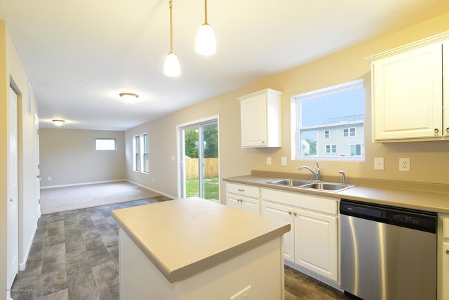 Building Photo - 3586 Fernwood Ln