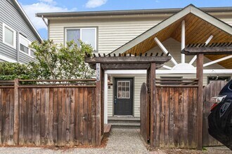 Building Photo - 3633 22nd Ave W