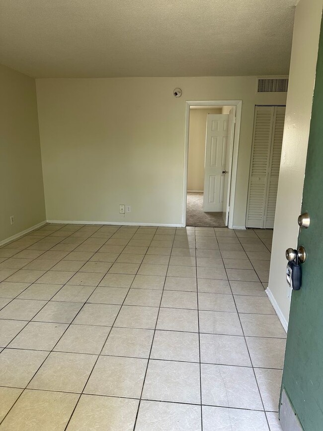 Building Photo - 1 bed 1 bath