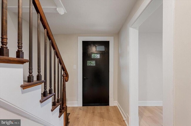 Building Photo - 553 Highland Ave