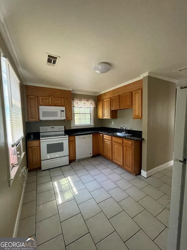 Building Photo - 312 Duncan St