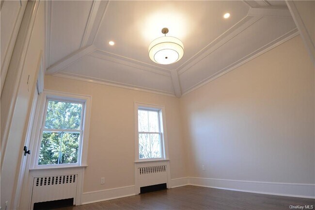 Building Photo - 137 Hillside Pl