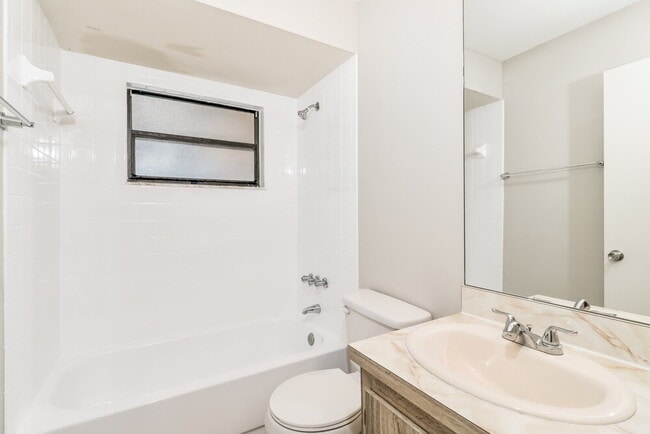 Building Photo - 8505 Luray Dr