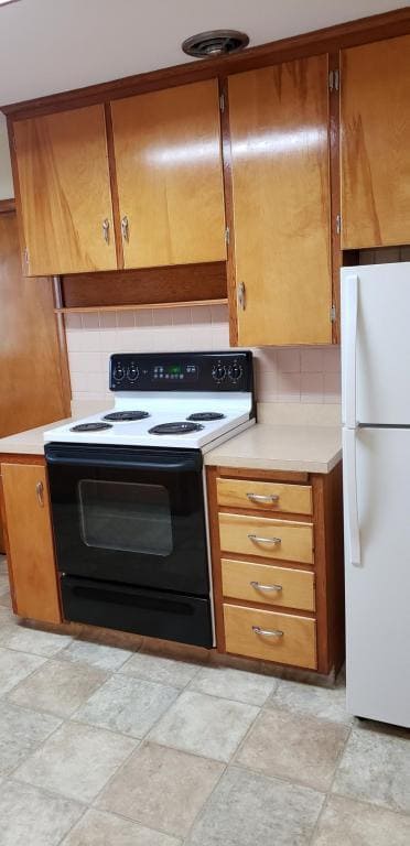 Building Photo - 1602 Hanaford Ave