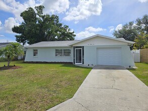 Building Photo - 426 Pineview Dr