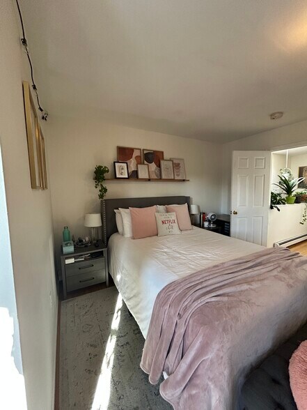 Building Photo - 33 Delle Ave