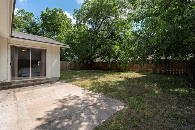 Building Photo - 12314 Double Tree Ln