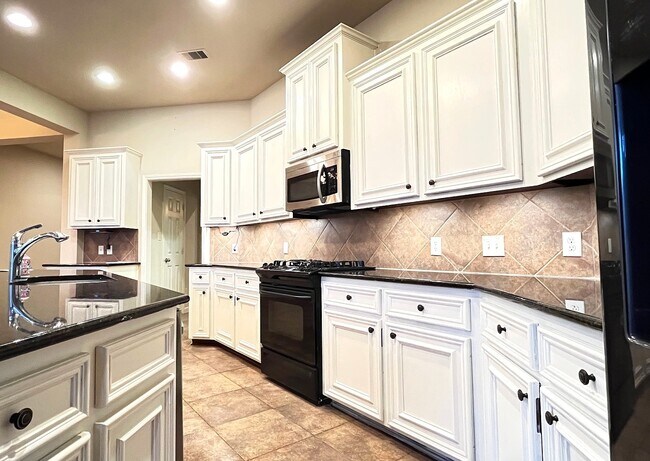 Building Photo - 27926 Barberry Banks Ln