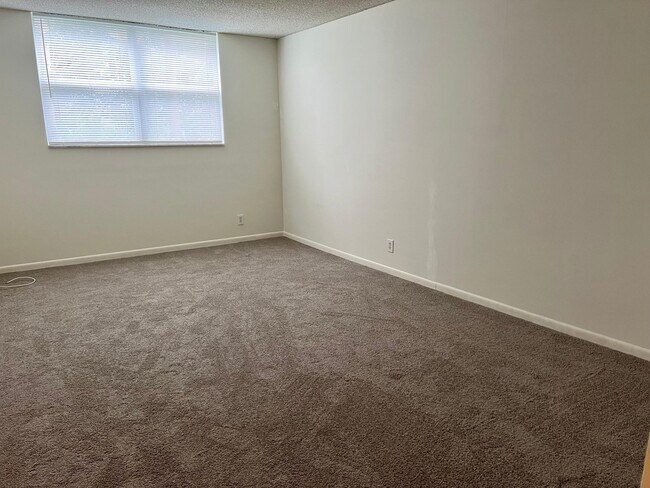 Building Photo - 3540 S Ocean Blvd