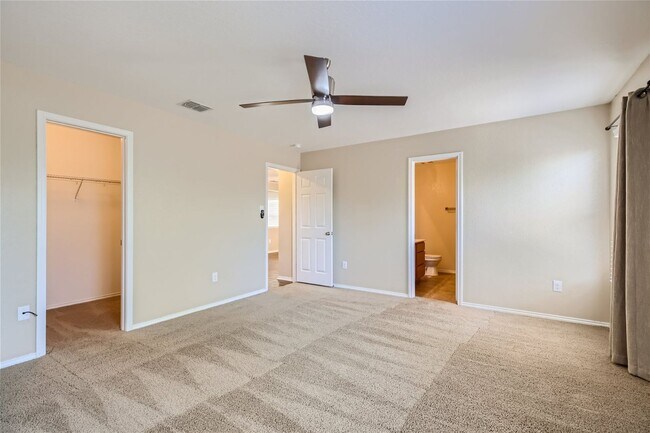 Building Photo - Move in ready!!  3 bedroom plus office!!