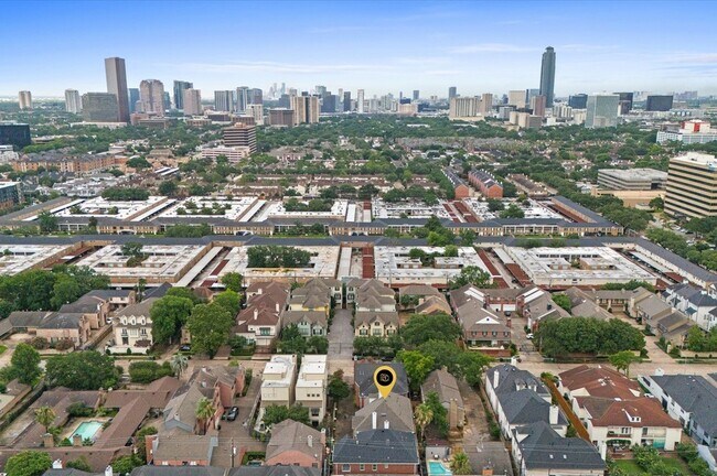 Building Photo - 2222 Nantucket Dr