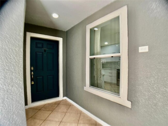 Building Photo - 1053 Chalcedony St