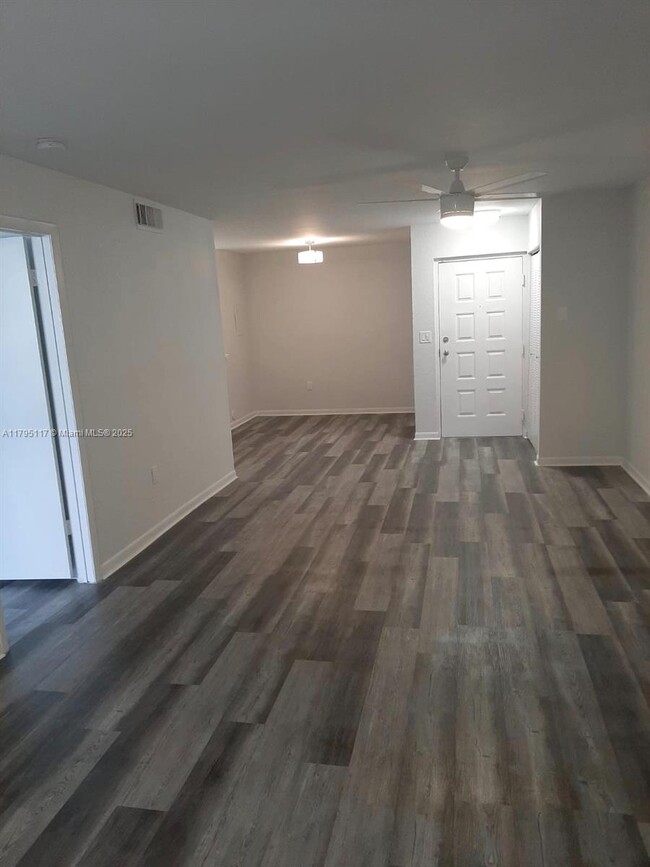 Building Photo - 2881 N Oakland Forest Dr