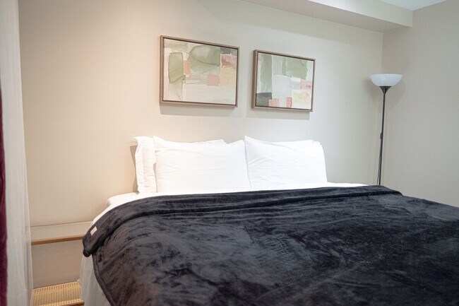 Building Photo - 5 W 101st St