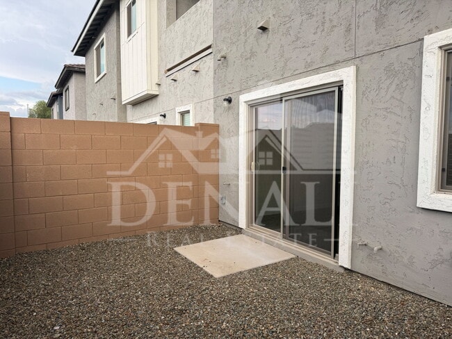 Building Photo - 7532 W Darrow St