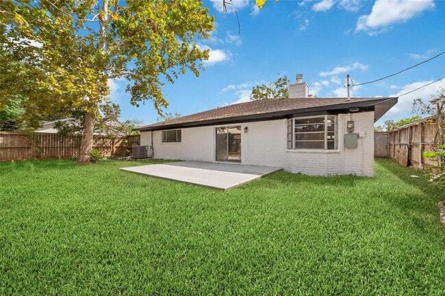 Building Photo - 12018 Troulon Dr