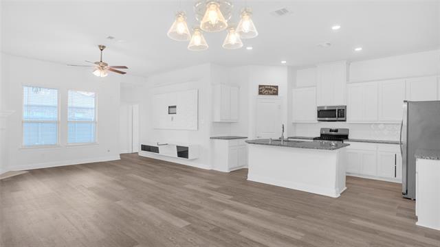 Building Photo - 1520 Summit View Ln