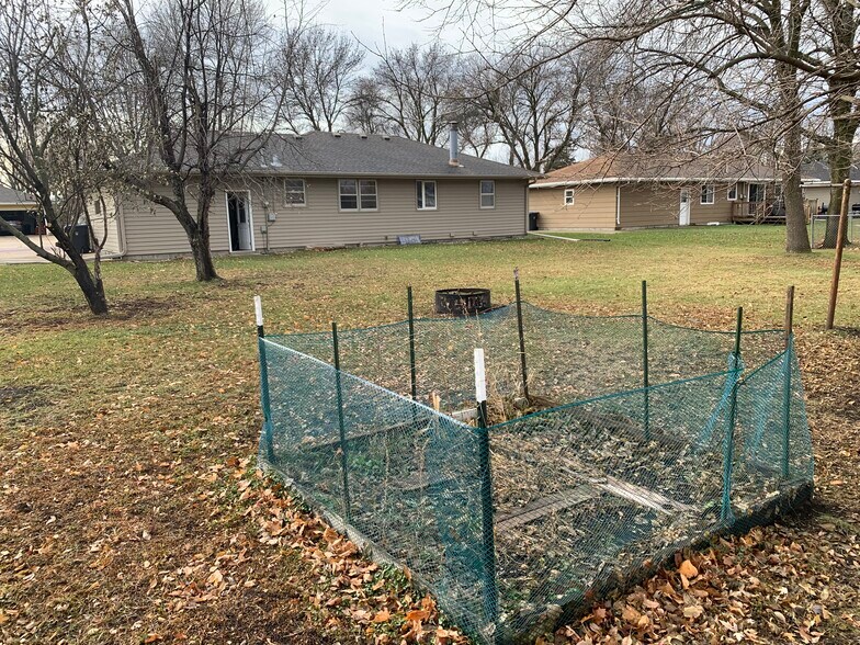 Building Photo - 108 Meadow Ln