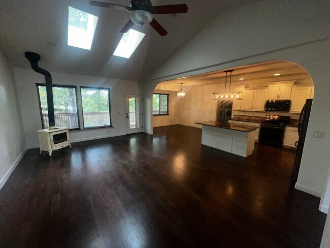 Building Photo - 105 High Ridge Ct