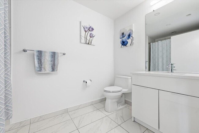 Building Photo - 9 Ave at Port Imperial