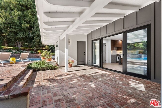 Building Photo - 4943 Palomar Dr